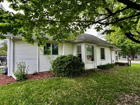 409 E Main St, Heyworth, IL 61745 photo 20