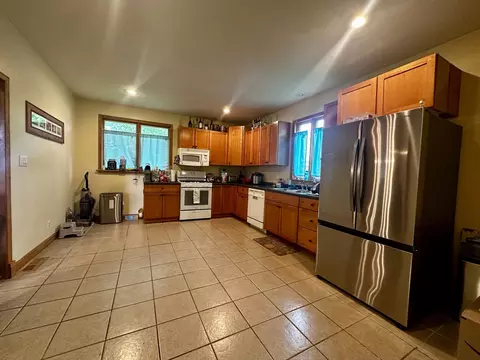 409 E Main St, Heyworth, IL 61745 photo 3