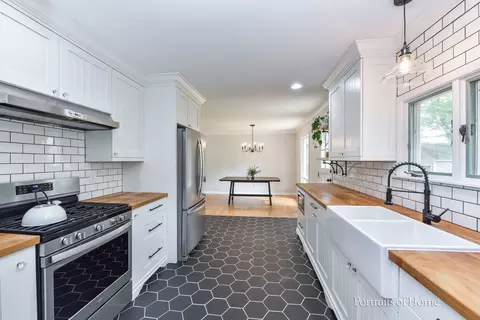 Kitchen - 232 S Randall Rd, Aurora, IL 60506 photo 2 of 3