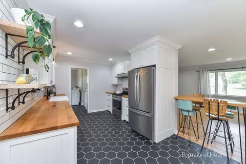 Kitchen - 232 S Randall Rd, Aurora, IL 60506 photo 1 of 3