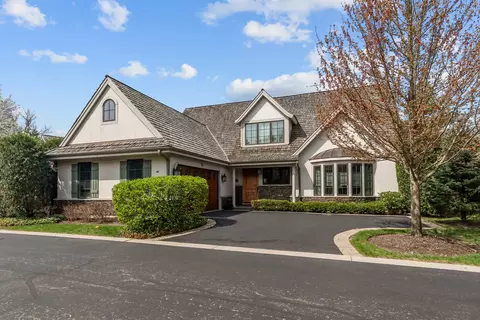 74 Garden Ln, Northfield, IL 60093