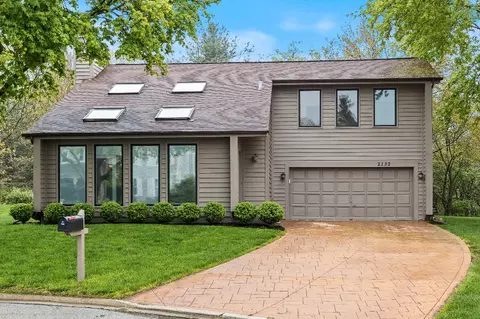 2132 Tellis Ln, Lisle, IL 60532