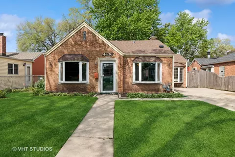 4436 Kolze Ave, Schiller Park, IL 60176