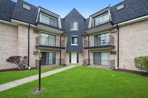 7000 Mather Ave #301, Chicago Ridge, IL 60415