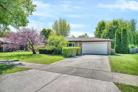 729 Barber Ln, Joliet, IL 60435