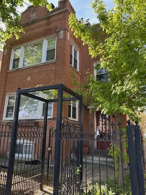 3717 W Addison St, Chicago, IL 60618