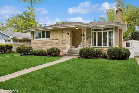 9431 Congress Park Ave, Brookfield, IL 60513