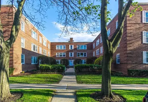 2207 W Morse Ave #3, Chicago, IL 60645