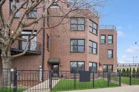 2974 N Riverwalk Dr, Chicago, IL 60618