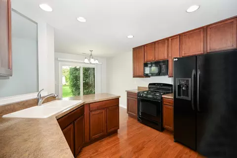 241 Devoe Dr, Oswego, IL 60543 photo 6