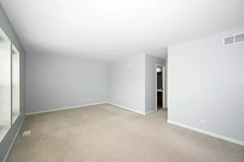 241 Devoe Dr, Oswego, IL 60543 photo 8