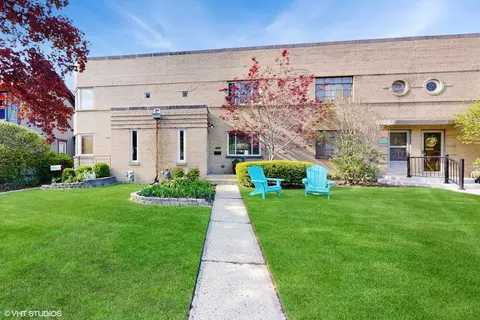 1421 Main St #1421, Evanston, IL 60202