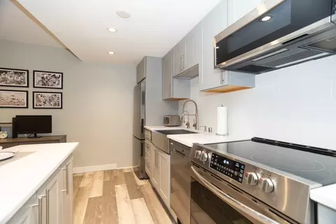 Kitchen - 40 E 9th St #614, Chicago, IL 60605 photo 4 of 4