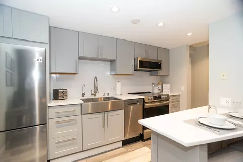 Kitchen - 40 E 9th St #614, Chicago, IL 60605 photo 2 of 4