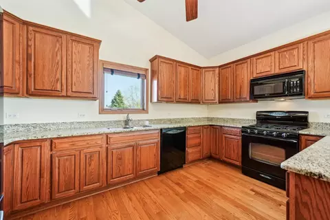 920 Brookside Ct, Marengo, IL 60152 photo 4