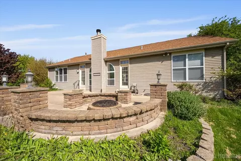 Exterior - 80 Barn Swallow Ct, Aurora, IL 60506 photo 4 of 7