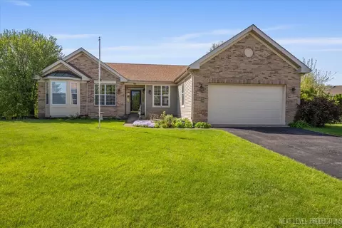 80 Barn Swallow Ct, Aurora, IL 60506