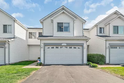 1726 Waters Edge Dr, Minooka, IL 60447