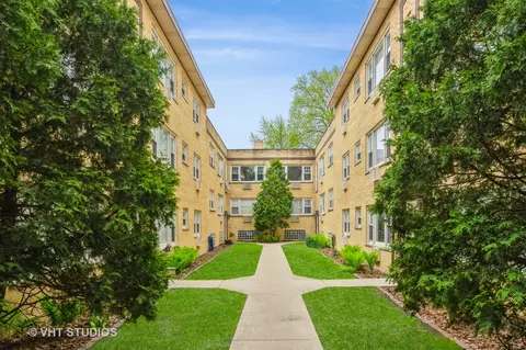 1817 W Touhy Ave #3, Chicago, IL 60626