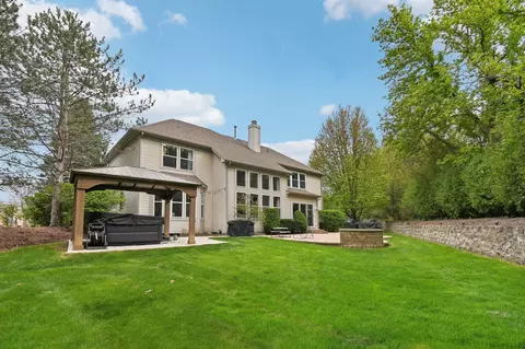 Exterior - 5 Stillwater Ct, Algonquin, IL 60102 photo 4 of 9