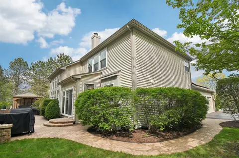 Exterior - 5 Stillwater Ct, Algonquin, IL 60102 photo 8 of 9