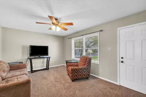 1907 Bittersweet Dr, Champaign, IL 61821 photo 6