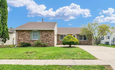 1907 Bittersweet Dr, Champaign, IL 61821 photo 2