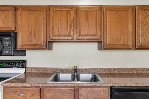 1907 Bittersweet Dr, Champaign, IL 61821 photo 13