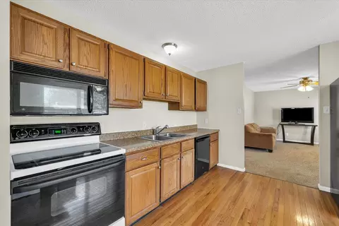 1907 Bittersweet Dr, Champaign, IL 61821 photo 9
