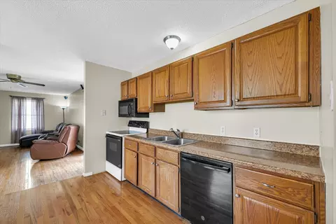 1907 Bittersweet Dr, Champaign, IL 61821 photo 8
