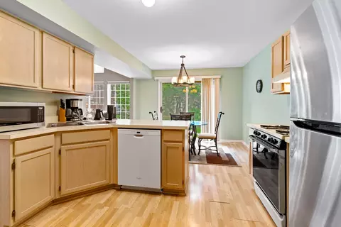 1277 Silk Oak Ln, Bartlett, IL 60103 photo 8