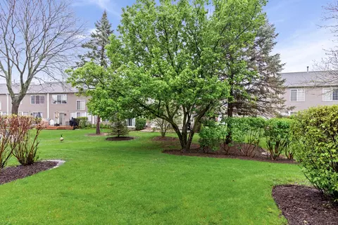 1277 Silk Oak Ln, Bartlett, IL 60103 photo 3