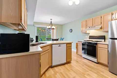 1277 Silk Oak Ln, Bartlett, IL 60103 photo 7