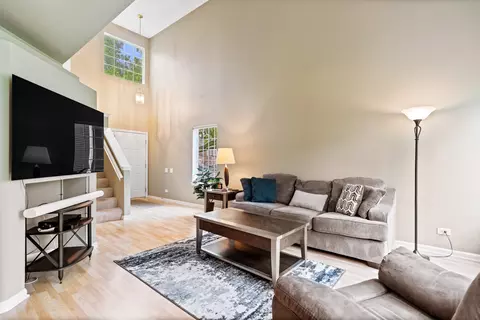 1277 Silk Oak Ln, Bartlett, IL 60103 photo 5