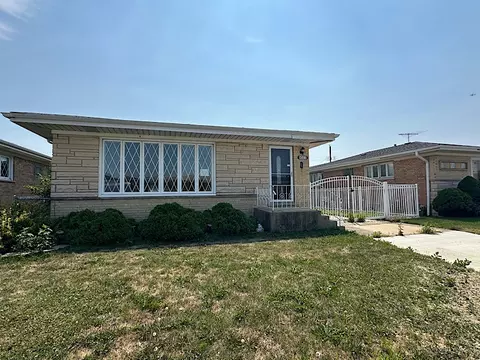 8517 W Carmen Ave, Chicago, IL 60656