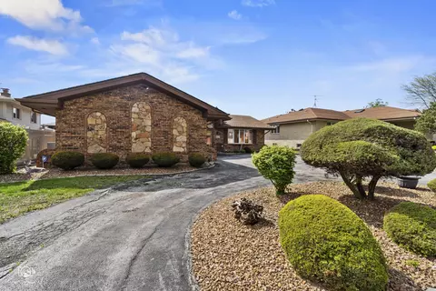 16026 90th Ave, Orland Hills, IL 60487