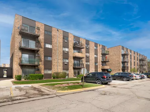8923 Knight Ave #116, Des Plaines, IL 60016