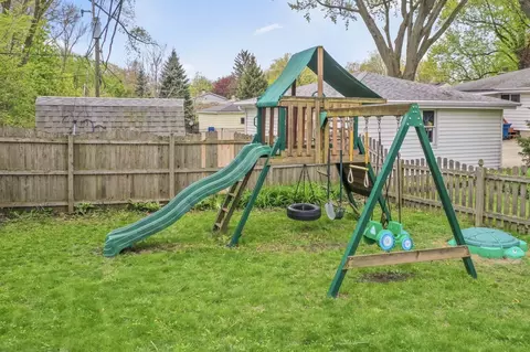 Exterior - 235 S Hickory Ave, Bartlett, IL 60103 photo 5 of 8