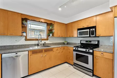 Kitchen - 235 S Hickory Ave, Bartlett, IL 60103 photo 3 of 3