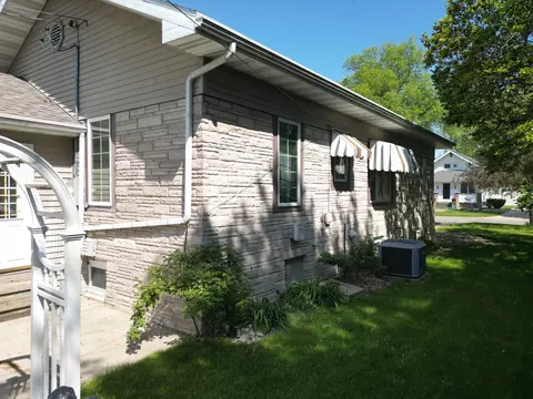 214 W Watson St, Forrest, IL 61741 photo 38