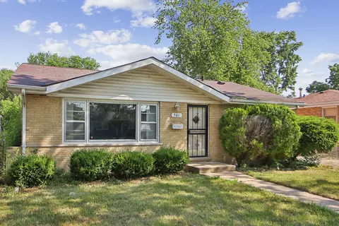 561 Minette Ln, Chicago Heights, IL 60411