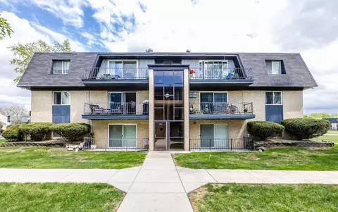 11102 S 84th Ave #2B, Palos Hills, IL 60465