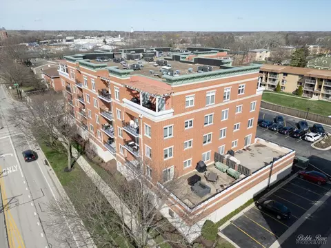 235 N Smith St #509, Palatine, IL 60067