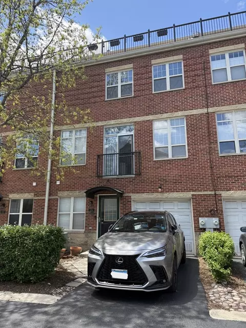 3254 N Washtenaw Ave, Chicago, IL 60618