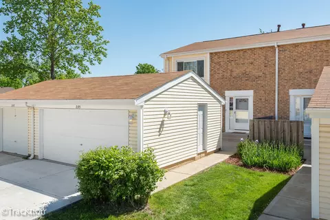 2195 Chadwick Ln #2195, Glendale Heights, IL 60139