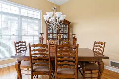 Dining - 12116 Winterberry Ln, Plainfield, IL 60585 photo 2 of 3