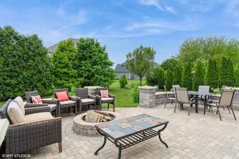 Exterior - 12116 Winterberry Ln, Plainfield, IL 60585 photo 5 of 6