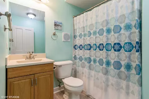 Bath - 12116 Winterberry Ln, Plainfield, IL 60585 photo 6 of 6