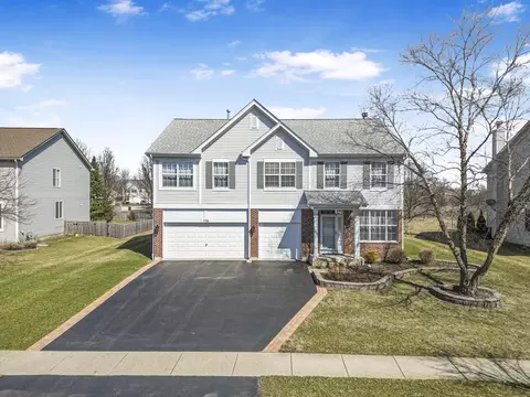 536 W Caldwell Dr, Round Lake, IL 60073