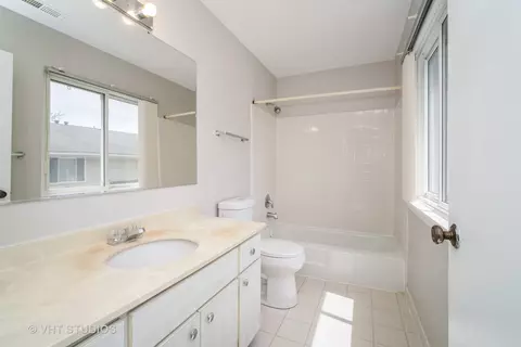 1770 Robin Ln #B, Hoffman Estates, IL 60169 photo 12